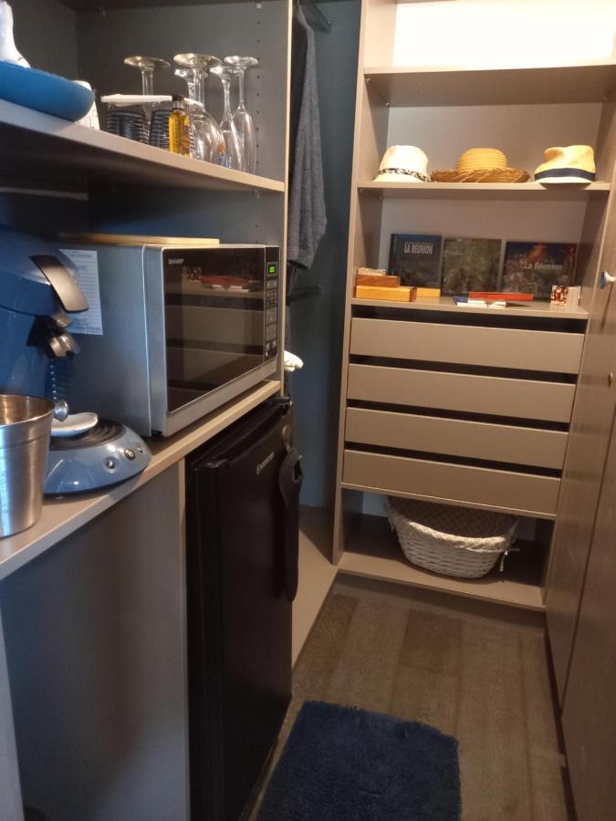 Suite Indigo Jacuzzi Prive Piscine Vue Mer Acces Cuisine Laverie Saint Pierre Luaran gambar